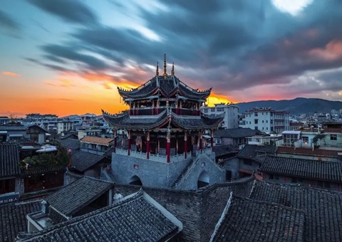 �Ĵ���ʷ�Ļ���������������   ���롰һ�ˡ����ȡ���������㡱����